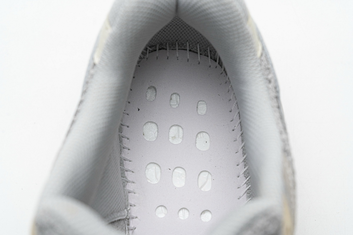 Adidas Yeezy Boost 700 V2 Cream GY7924