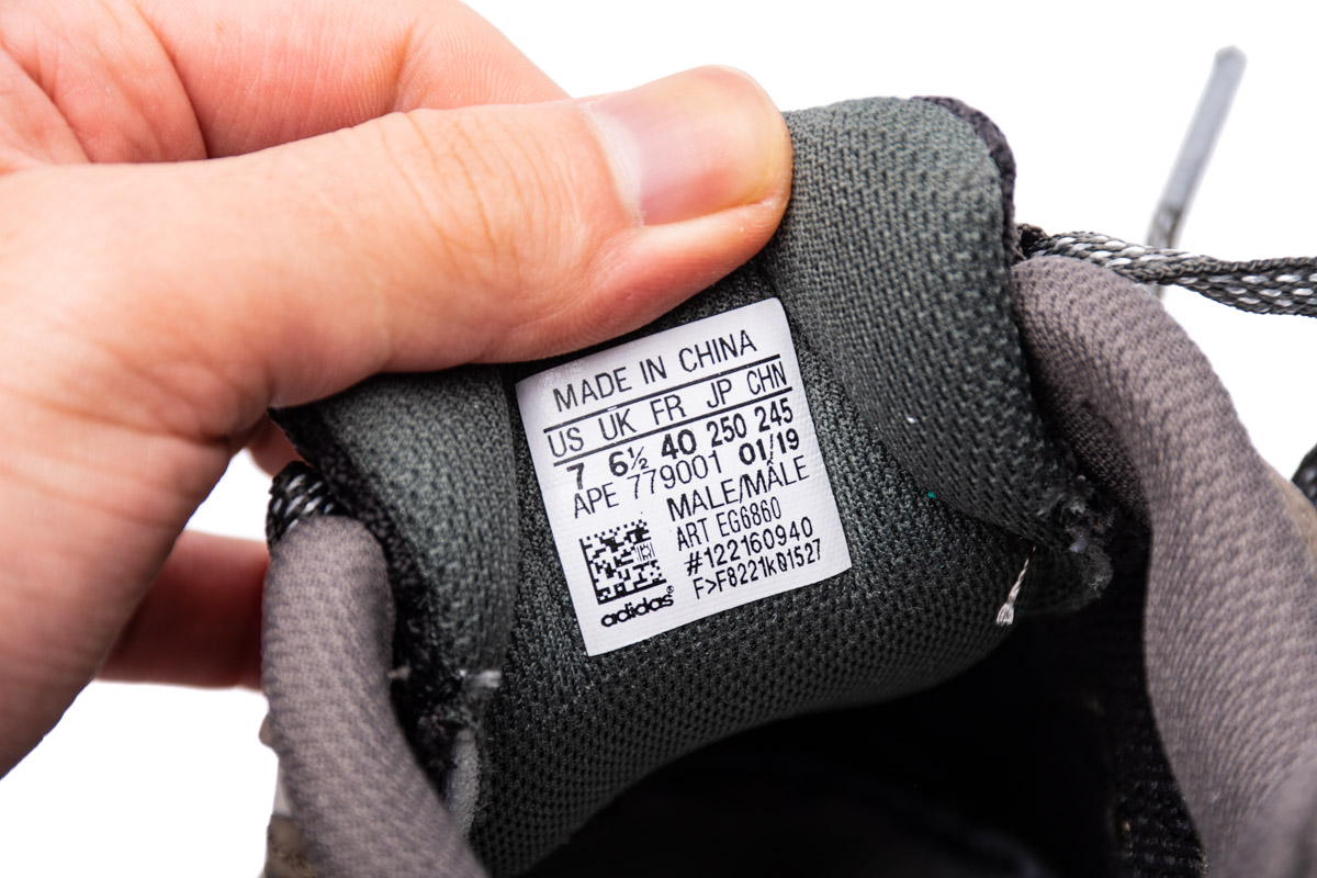 Adidas Yeezy Boost 700 V2 Geode  EG6860
