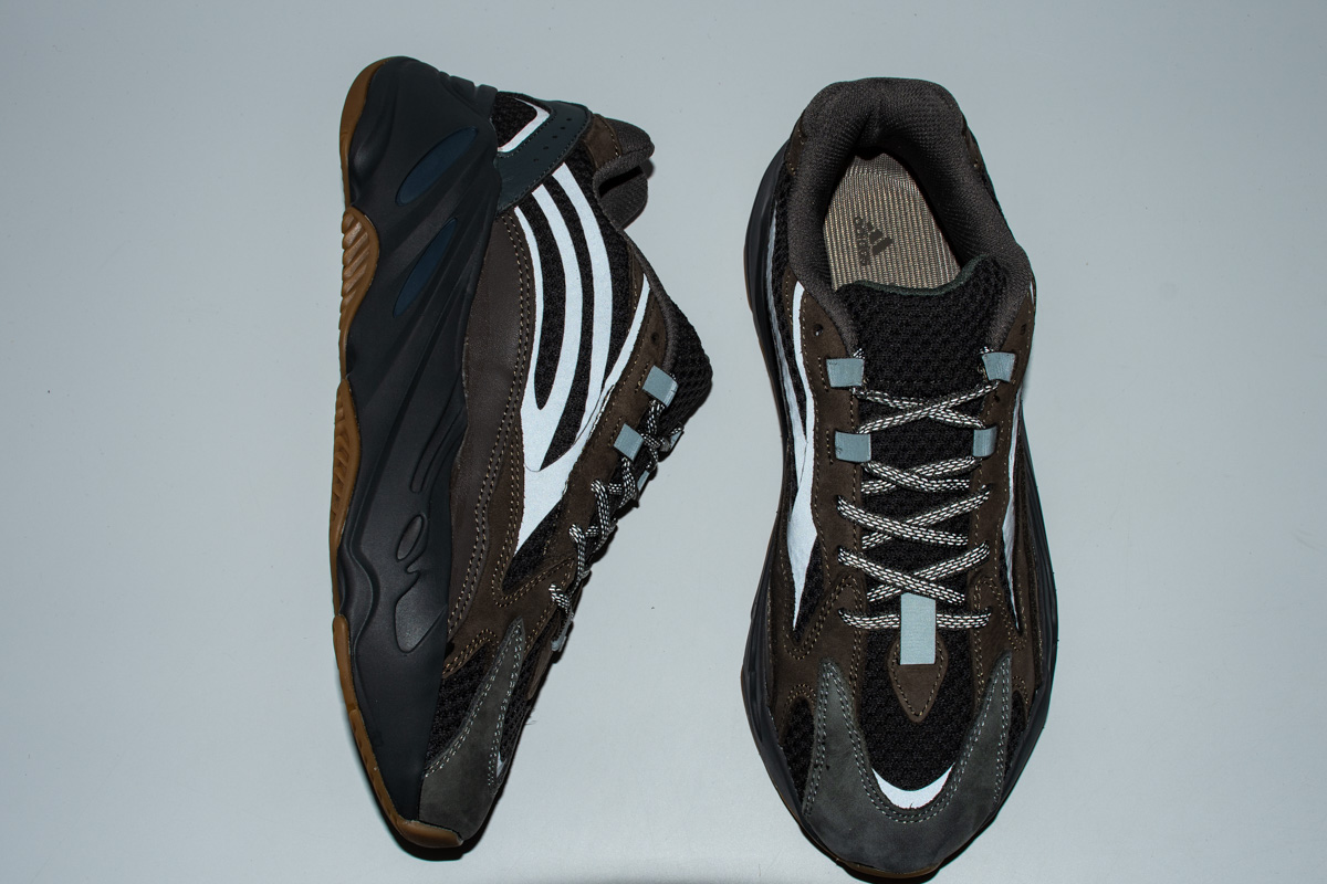 Adidas Yeezy Boost 700 V2 Geode  EG6860