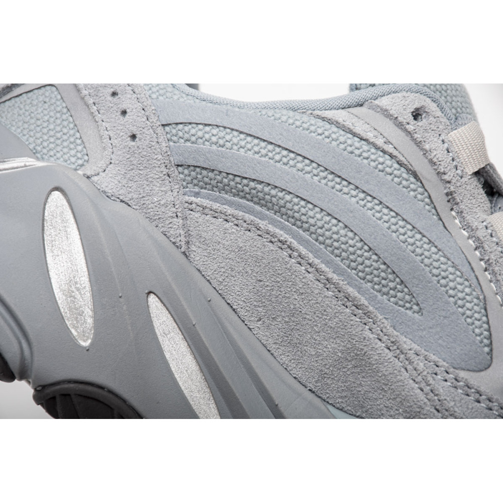 Adidas Yeezy Boost 700 V2 Hospital Blue FV8424