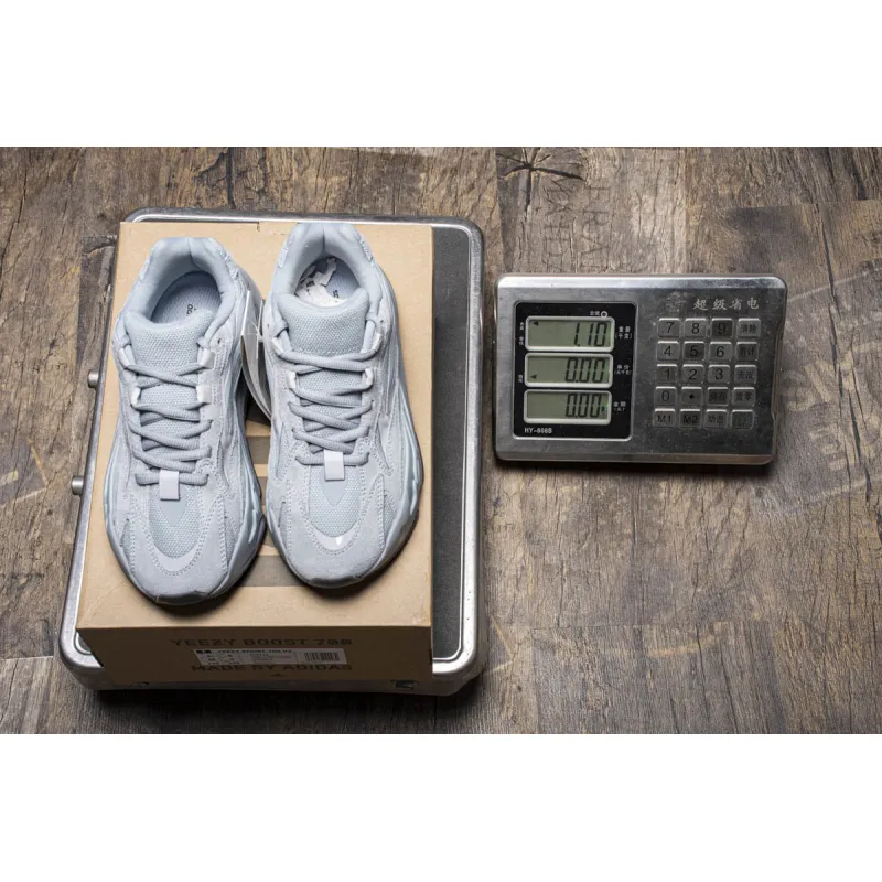 Adidas Yeezy Boost 700 V2 Hospital Blue FV8424