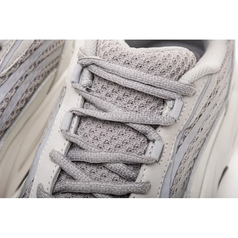 Adidas Yeezy Boost 700 V2 Static (2018/2022/2023) EF2829