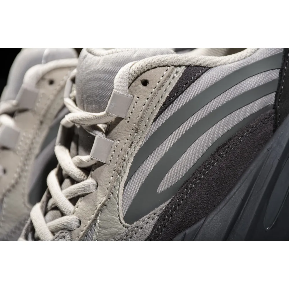 Adidas Yeezy Boost 700 V2 Tephra (2019/2023)  FU7914