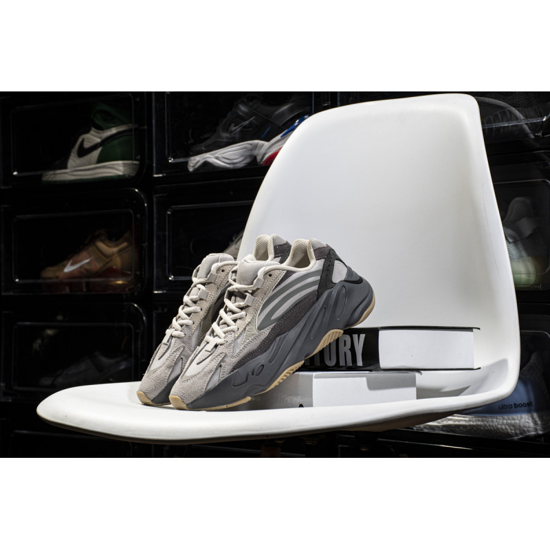Adidas Yeezy Boost 700 V2 Tephra (2019/2023)  FU7914