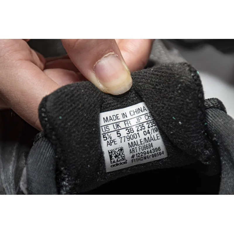 Adidas Yeezy Boost 700 V2 Vanta  FU6684