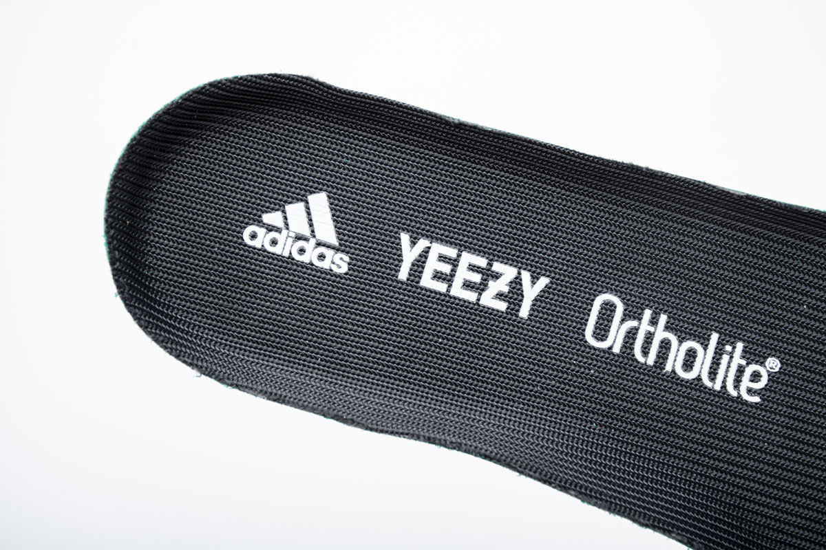 Adidas Yeezy Boost 700 V2 Vanta  FU6684