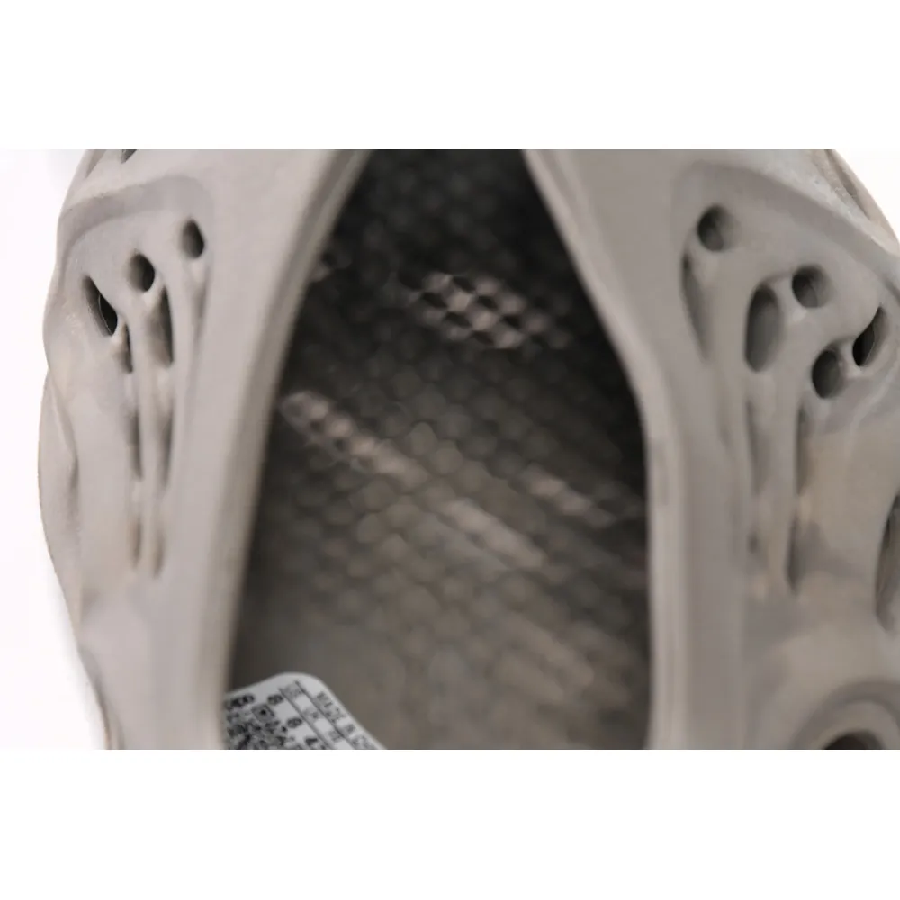 Adidas Yeezy Foam RNNR Stone Sage  GX4472