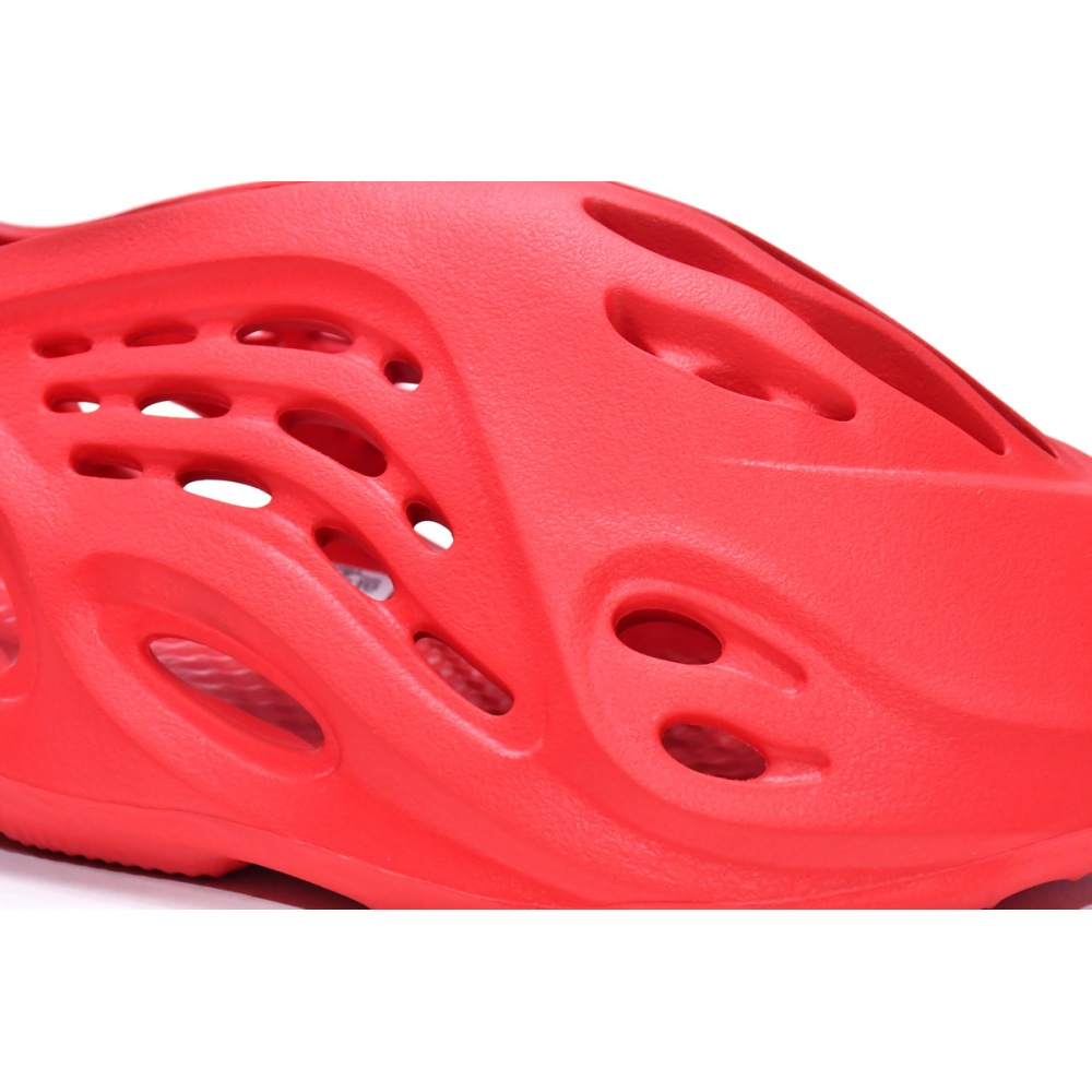 Adidas Yeezy Foam RNNR Vermillion  GW3355