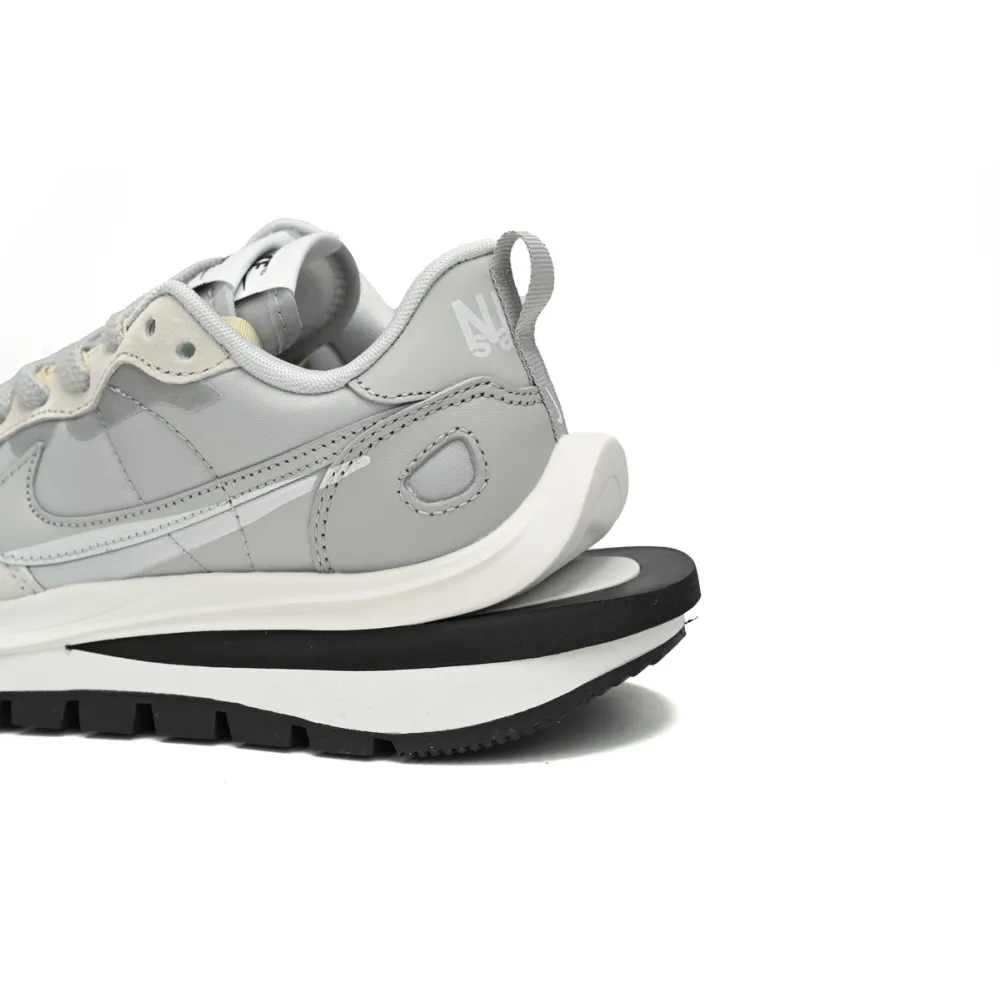  Sacai x Nike VaporWaffle 3.0 Pale DD1875-108 