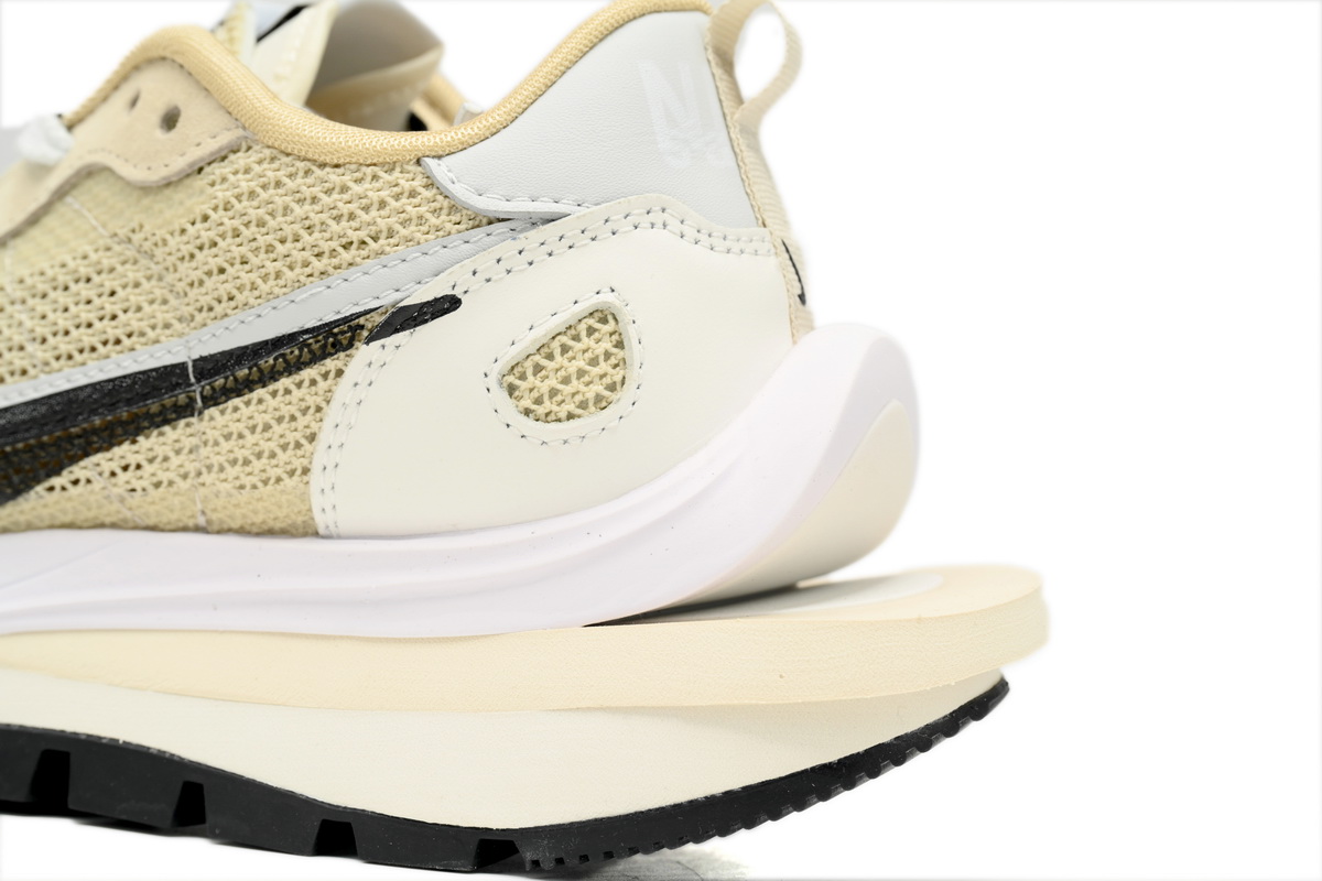 Sacai xNike VaporWaffle “Tour Yellow ” CV1363-108