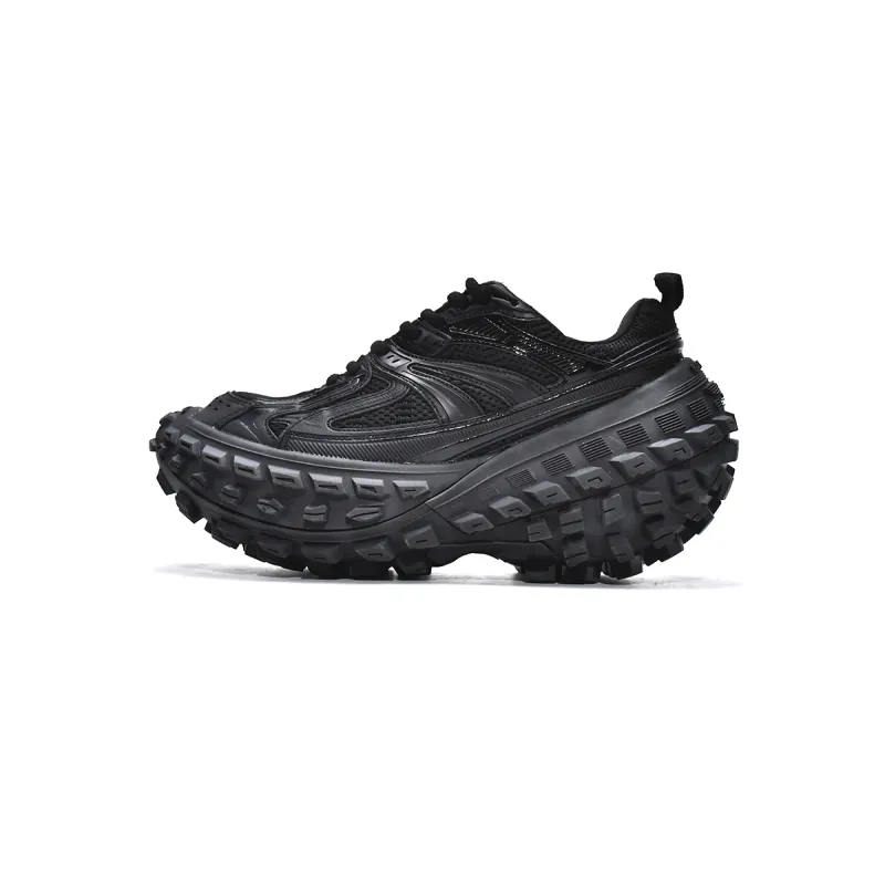 Balenciaga Defender Black  685613 W2RA6 1000
