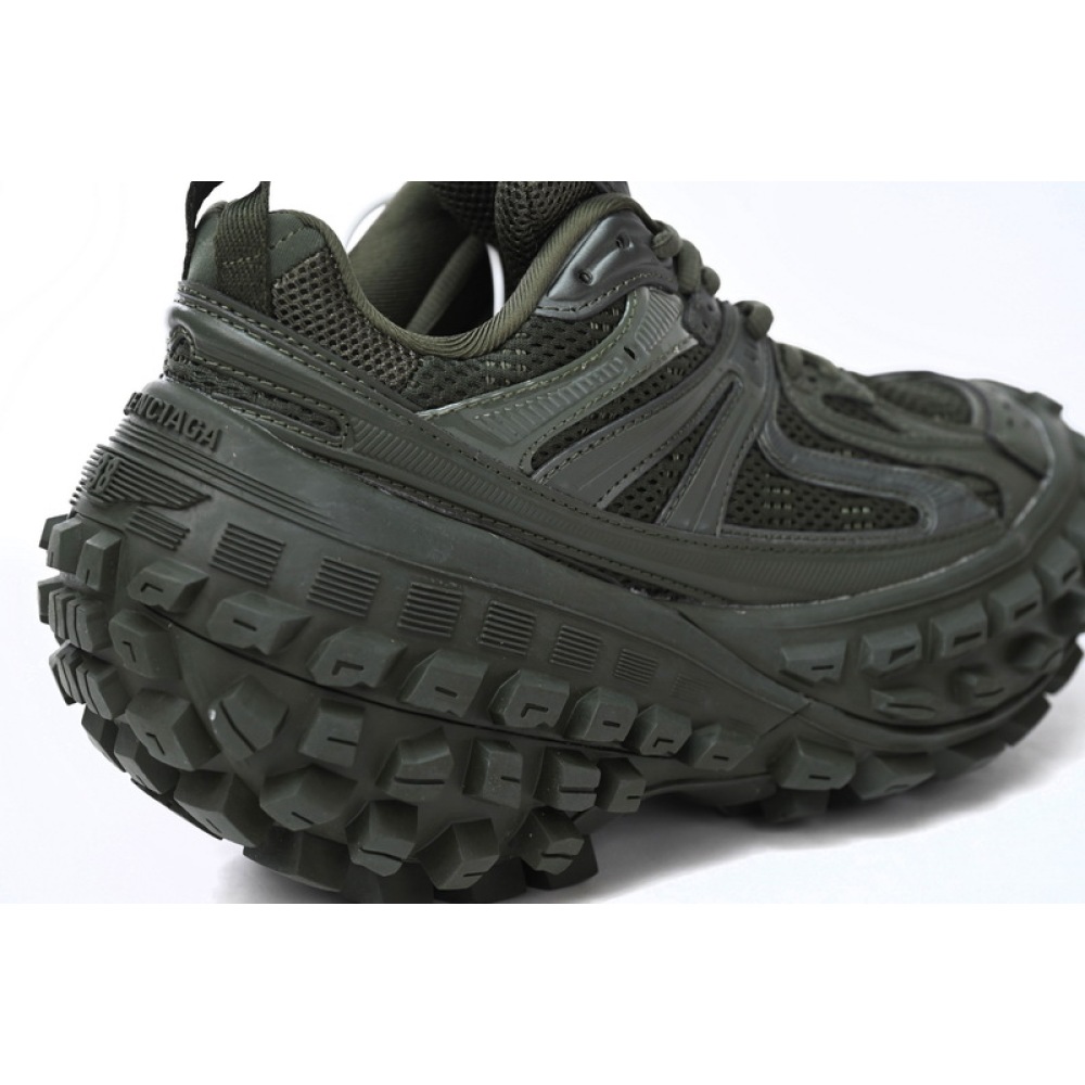 Balenciaga Defender Green  685611 W2RA6 3000