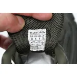 Balenciaga Defender Green  685611 W2RA6 3000