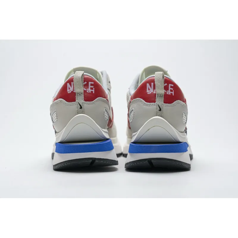 Nike Vaporwaffle sacai Sport Fuchsia Game Royal  CV1363-100