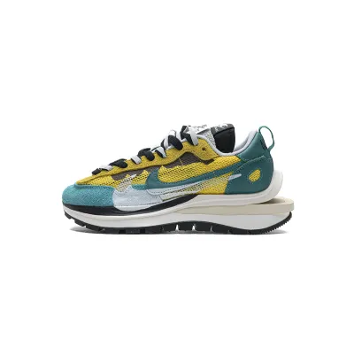Nike Vaporwaffle sacai Tour Yellow Stadium Green  CV1363-700  01