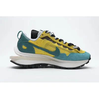 Nike Vaporwaffle sacai Tour Yellow Stadium Green  CV1363-700  02
