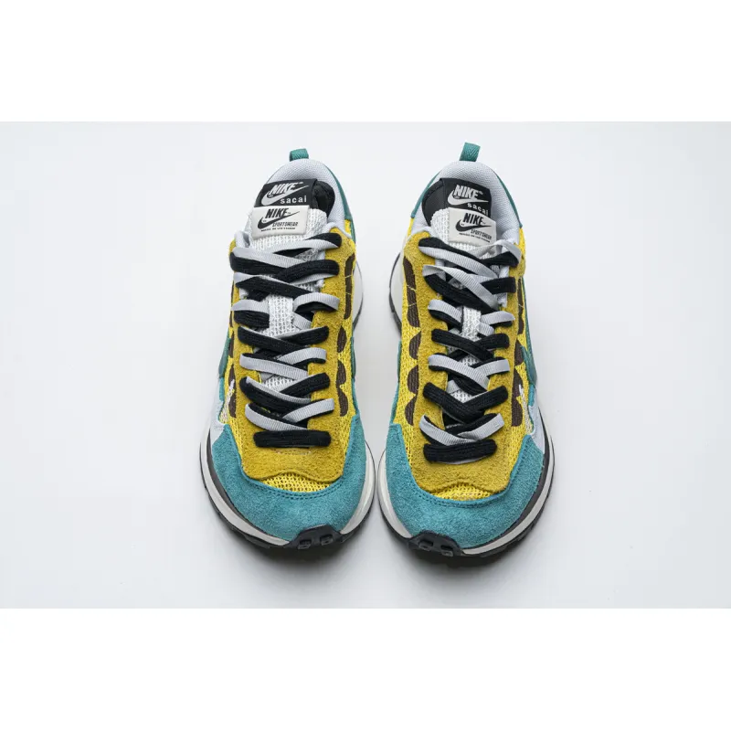 Nike Vaporwaffle sacai Tour Yellow Stadium Green  CV1363-700 