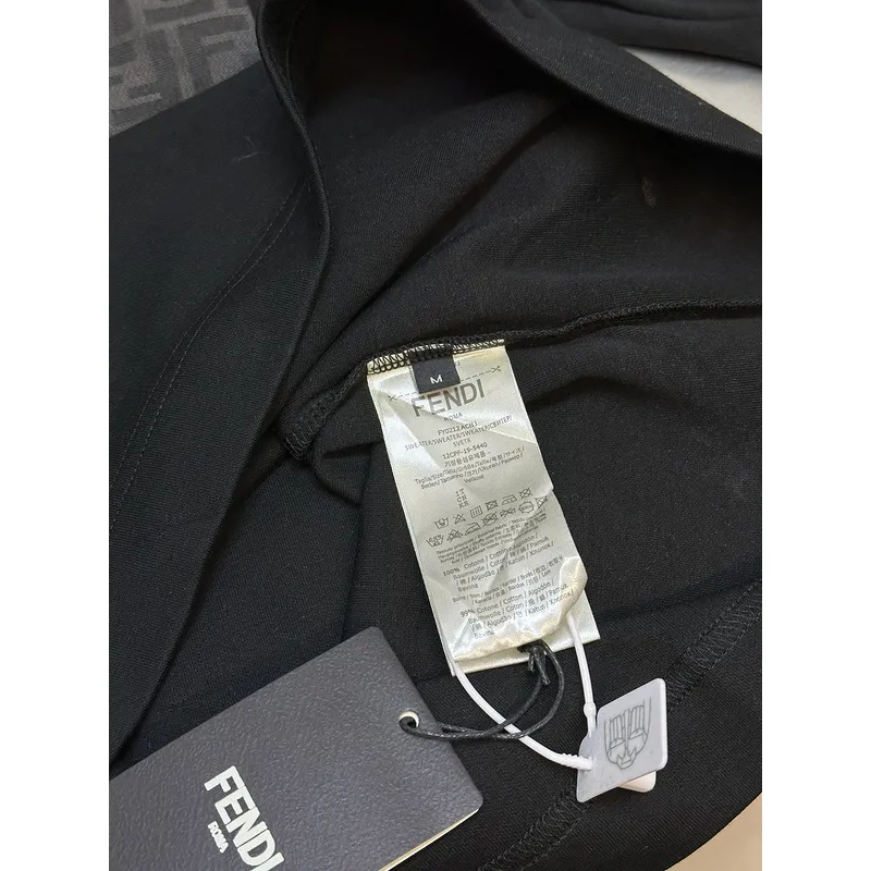 Fendi T-Shirt F0208