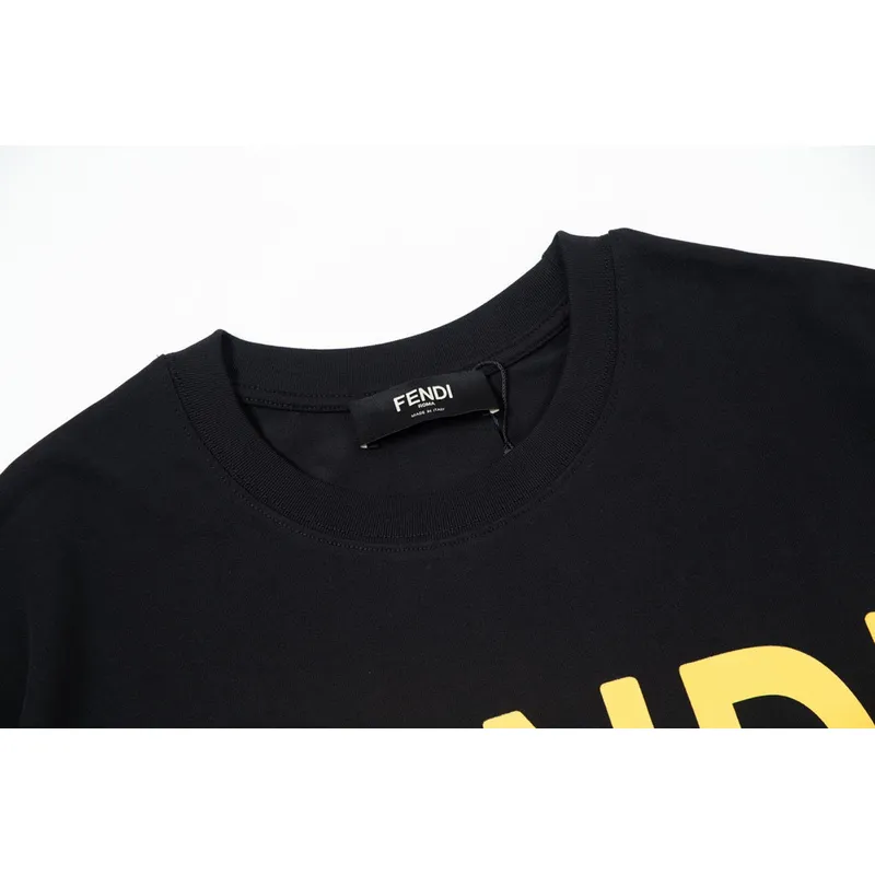 Fendi T-Shirt F0215