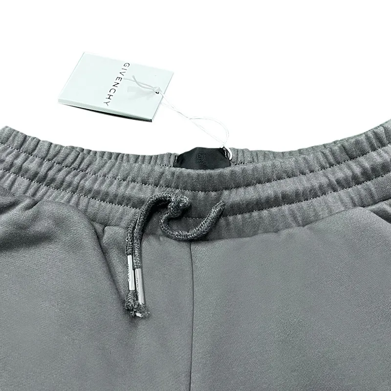 Givenchy Shorts G0302