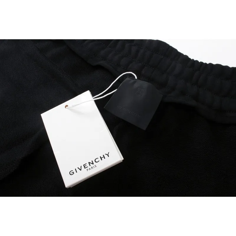 Givenchy Shorts G0304