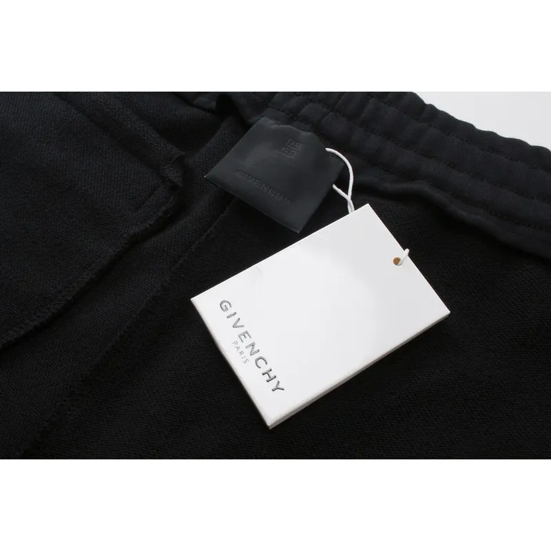 Givenchy Shorts G0306