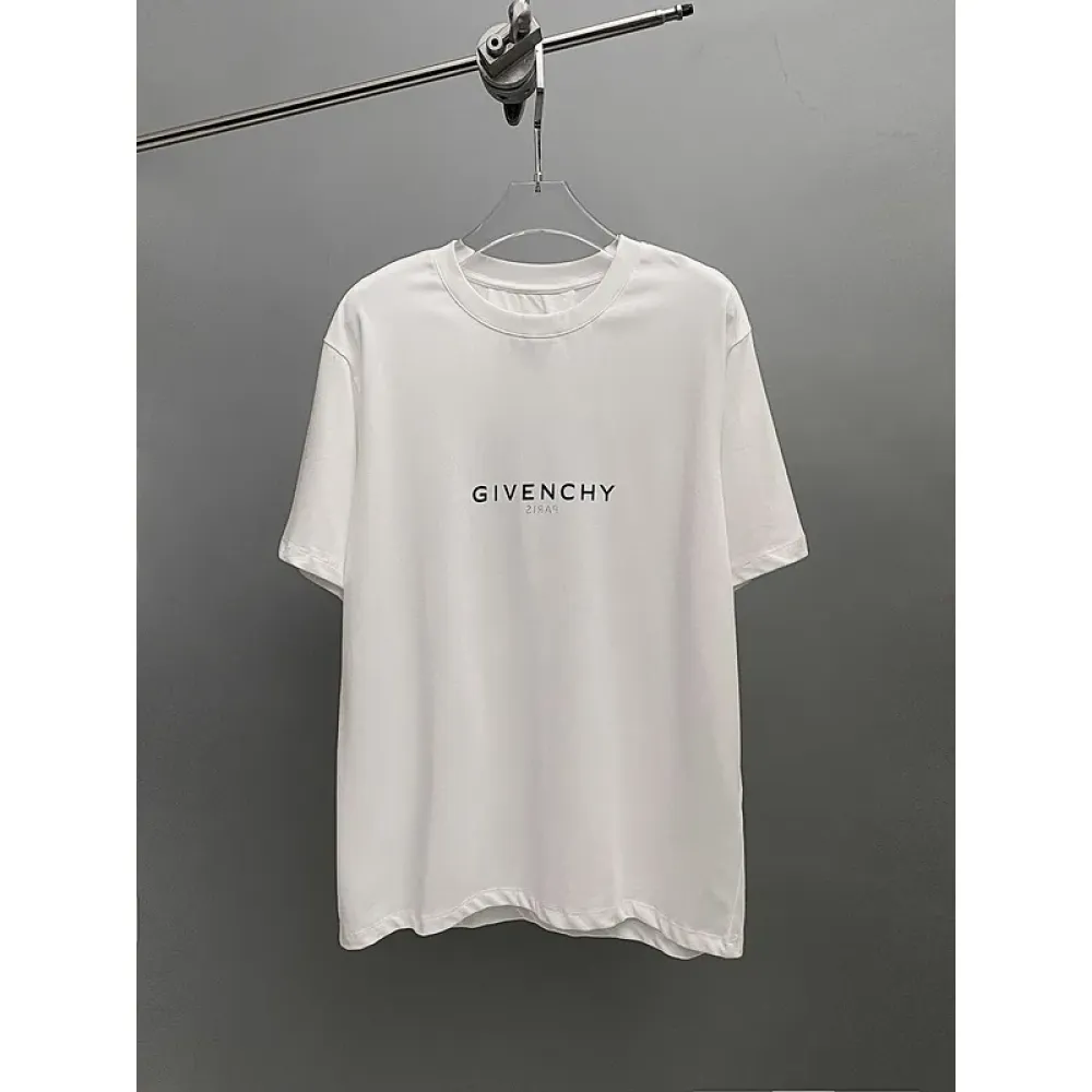 Givenchy Shorts G0309