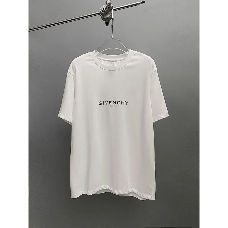 Givenchy Shorts G0309