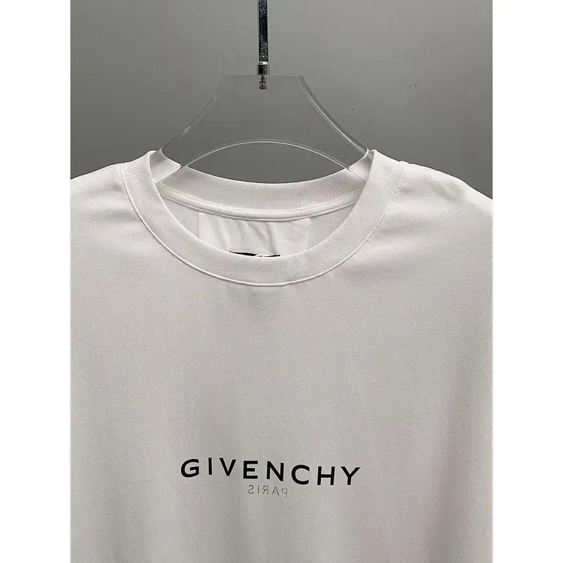 Givenchy Shorts G0309