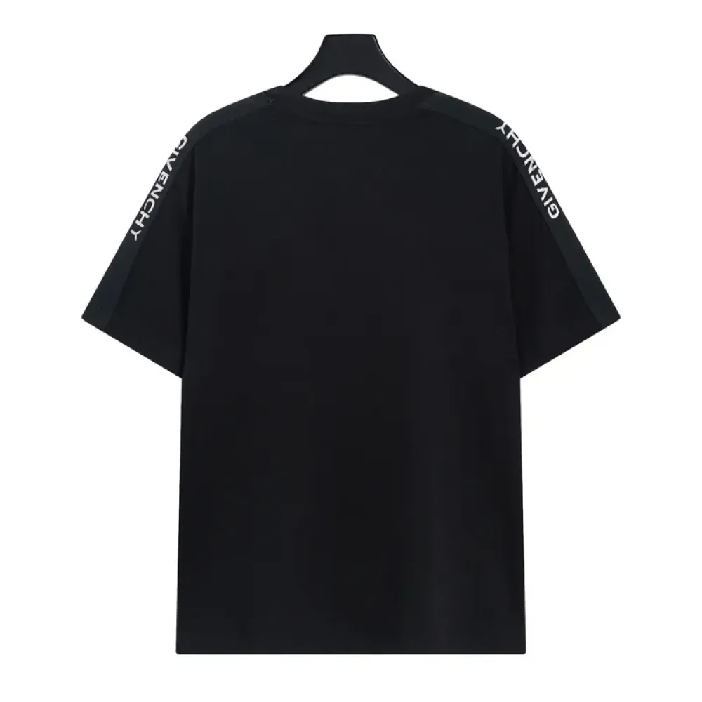 Givenchy Shorts G0311