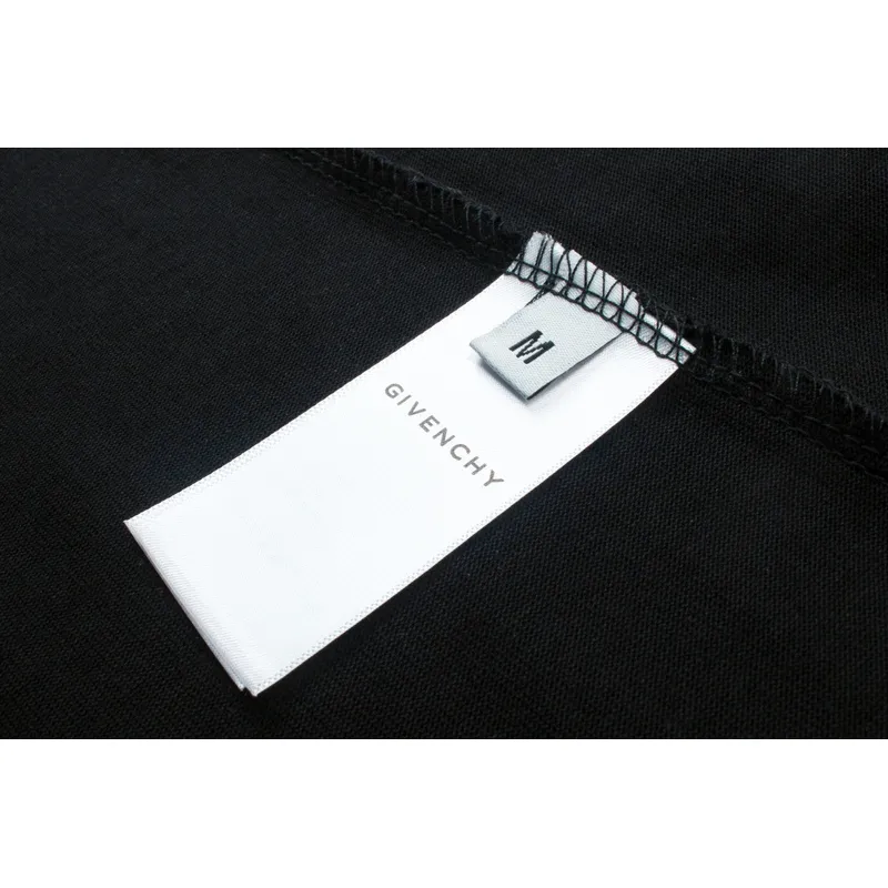 Givenchy Shorts G0311