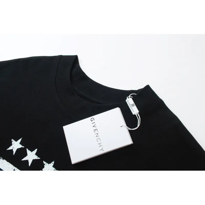 Givenchy Shorts G0312