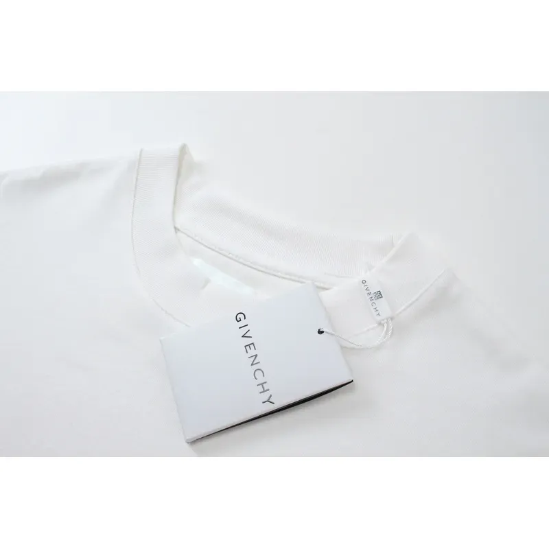 Givenchy Shorts G0314