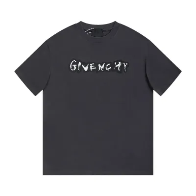 Givenchy Shorts G0317 01