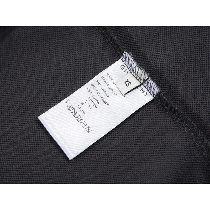 Givenchy Shorts G0317