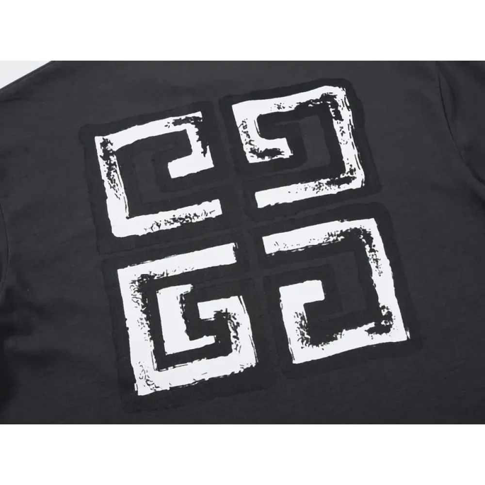 Givenchy Shorts G0317