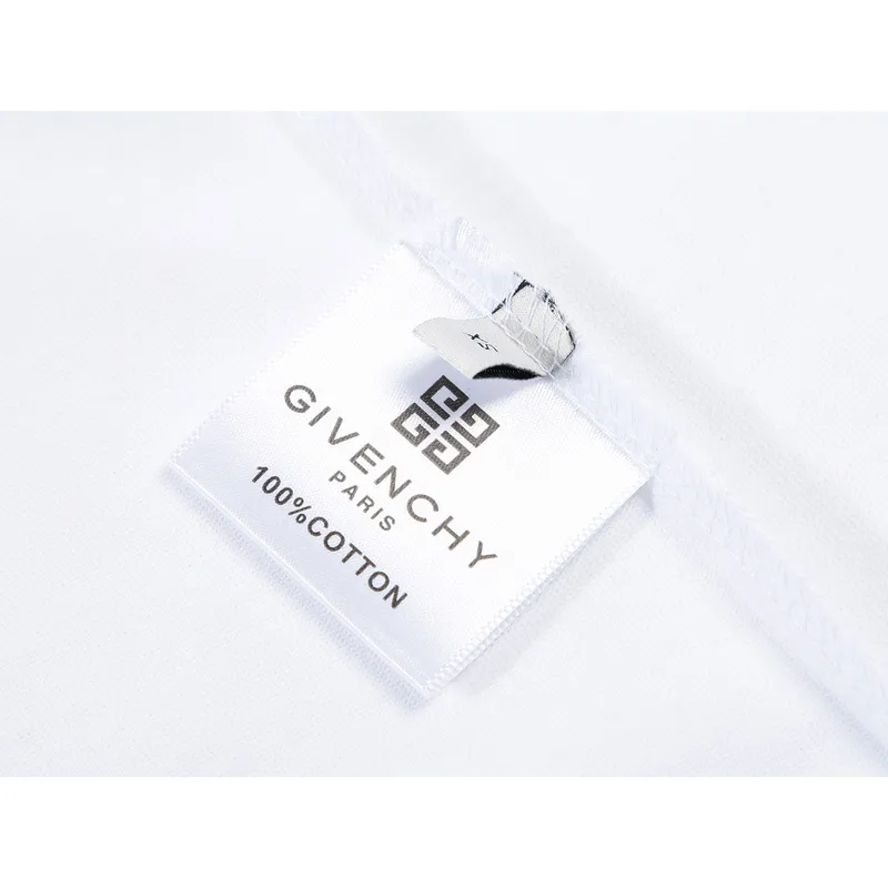 Givenchy Shorts G0318