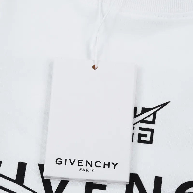 Givenchy Shorts G0322