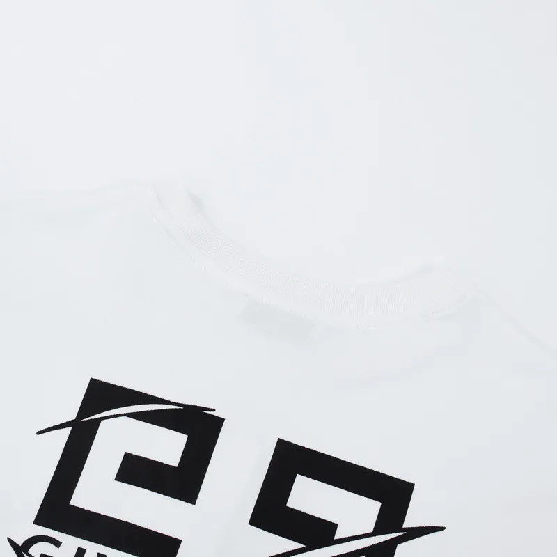 Givenchy Shorts G0322