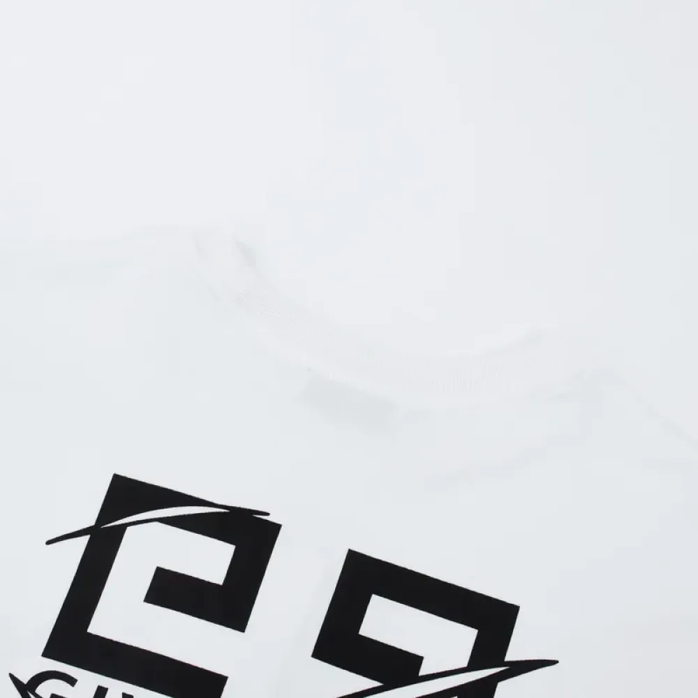 Givenchy Shorts G0322
