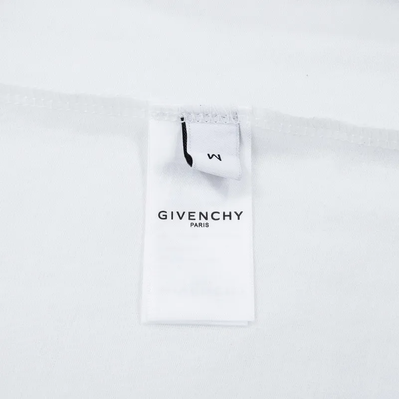 Givenchy Shorts G0322