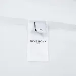 Givenchy Shorts G0322