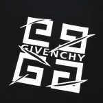 Givenchy Shorts G0323
