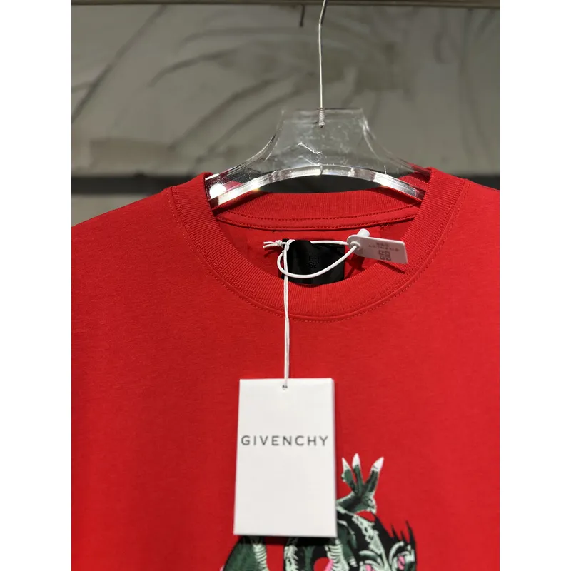 Givenchy Shorts G0324