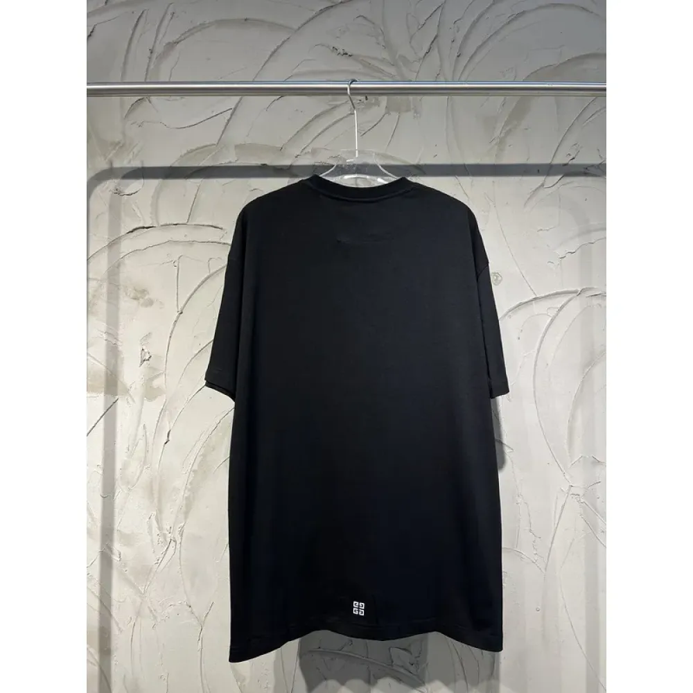Givenchy Shorts G0325