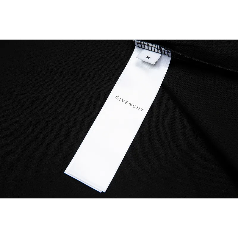 Givenchy Shorts G0328