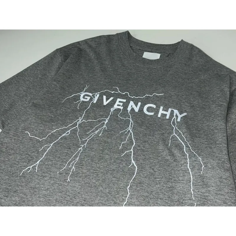 Givenchy Shorts G0329