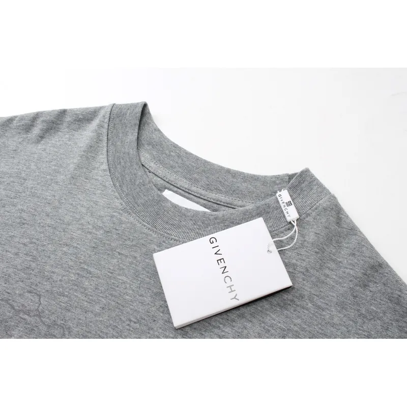 Givenchy Shorts G0329