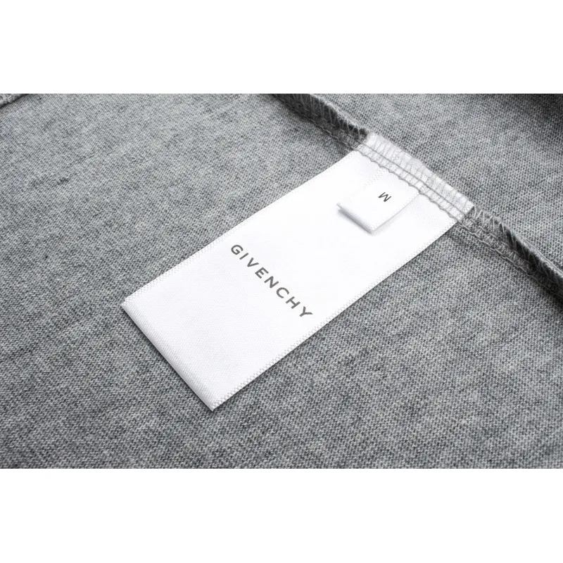 Givenchy Shorts G0329