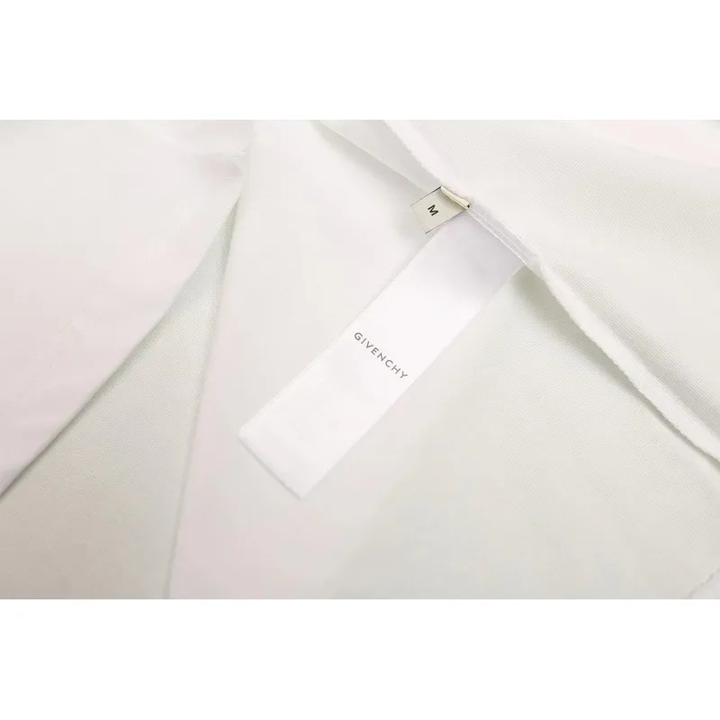 Givenchy Shorts G0330